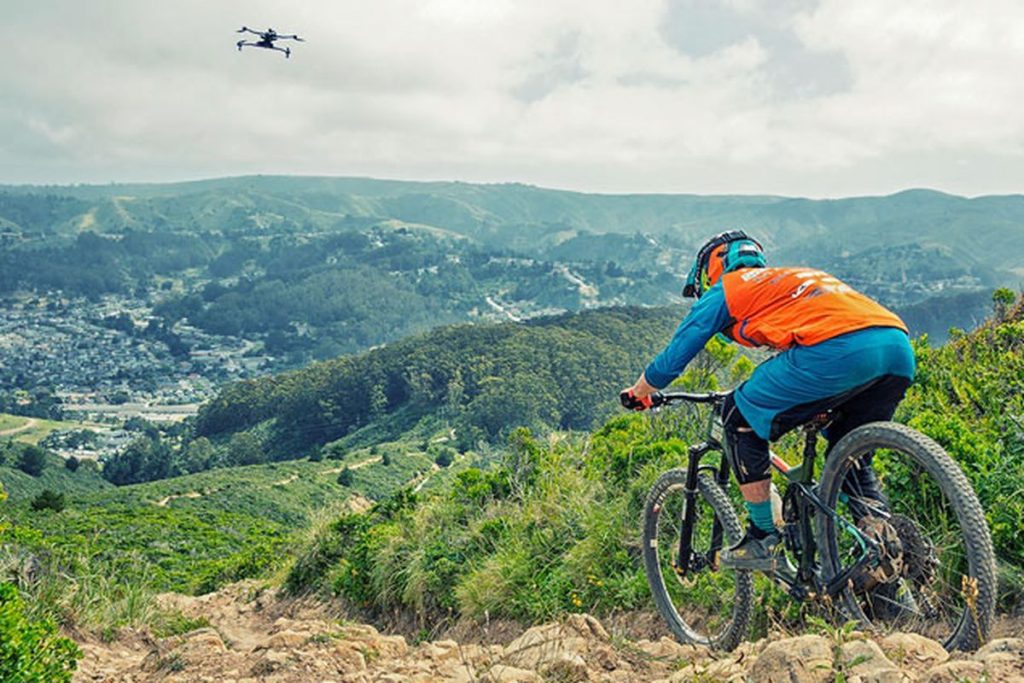Drones con función de seguimiento: únete a la nueva tecnología funciones de seguimiento 3