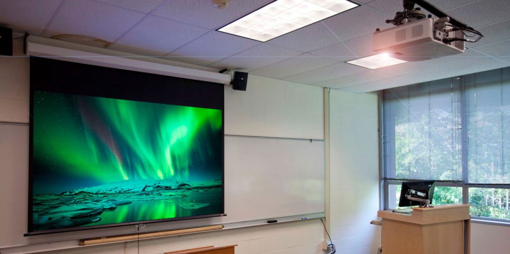 pantallas para proyección mecánica