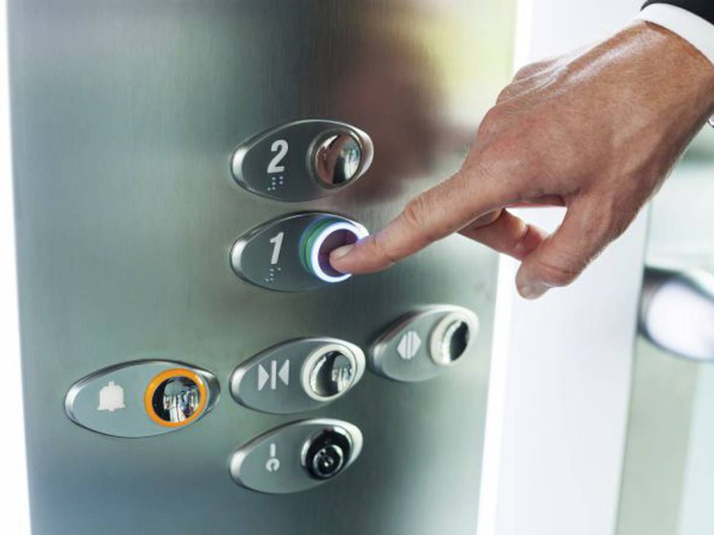 Botones de un ascensor: conoce sus utilidades botones de un ascensor