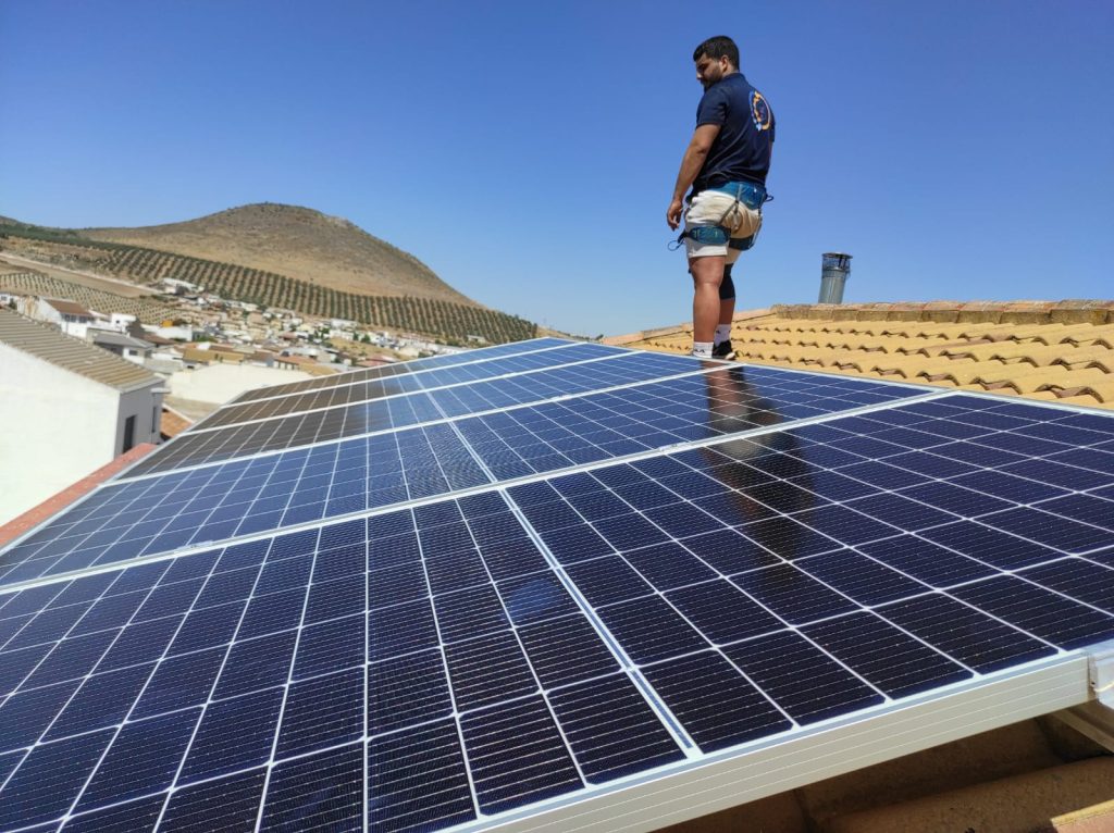 Tener los paneles solares orientados al norte puede minimizar el rendimiento paneles solares orientados al norte