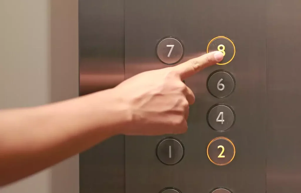 botones de un ascensor