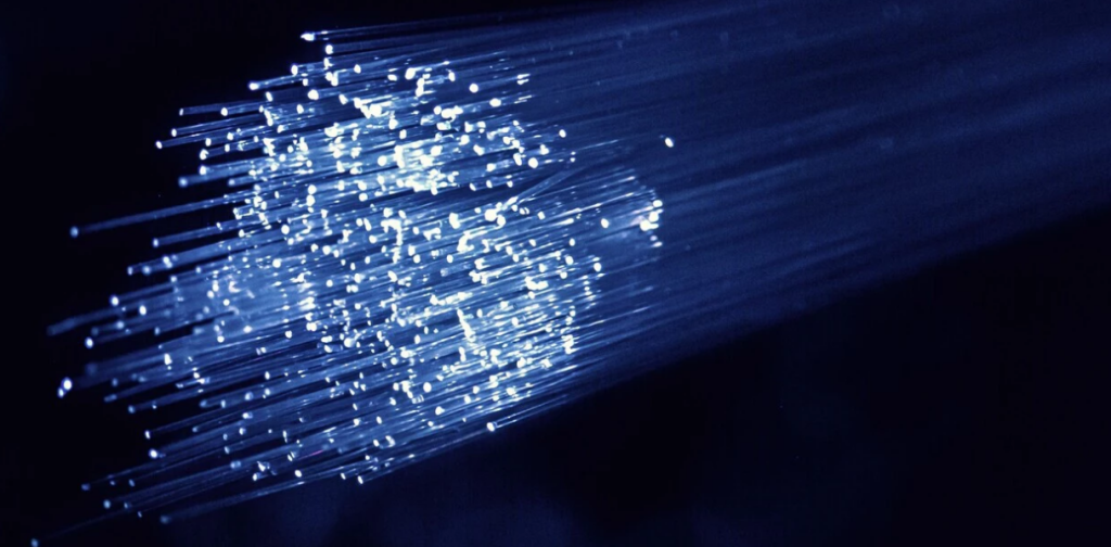 fibra óptica plástica