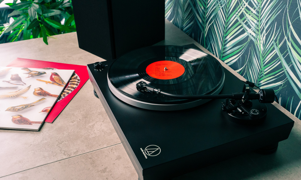 Tocadiscos buenos y baratos: La combinación perfecta para los amantes del vinilo Tocadiscos buenos y baratos