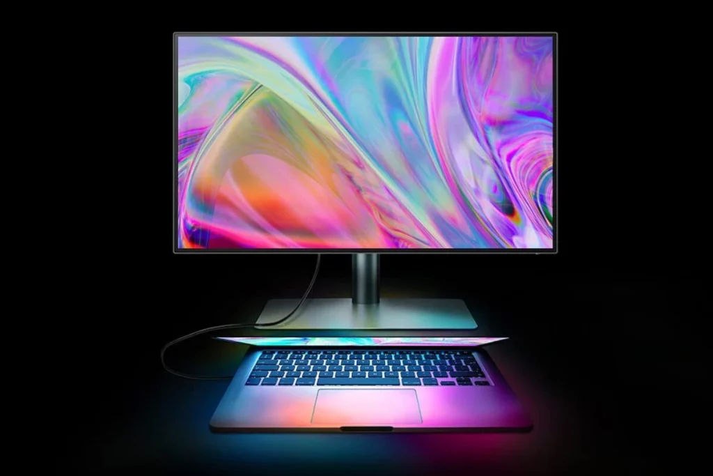 ¿Por qué el BenQ PD2725U es el mejor monitor 4K USB-C para tu MacBook? El BenQ PD2725U está diseñado para profesionales creativos que requieren precisión en la reproducción de colores. Viene precalibrado de fábrica y ofrece modos específicos para diferentes espacios de color, como sRGB, Rec. 709 y DCI-P3, lo que garantiza que los colores se vean de manera precisa y consistente.