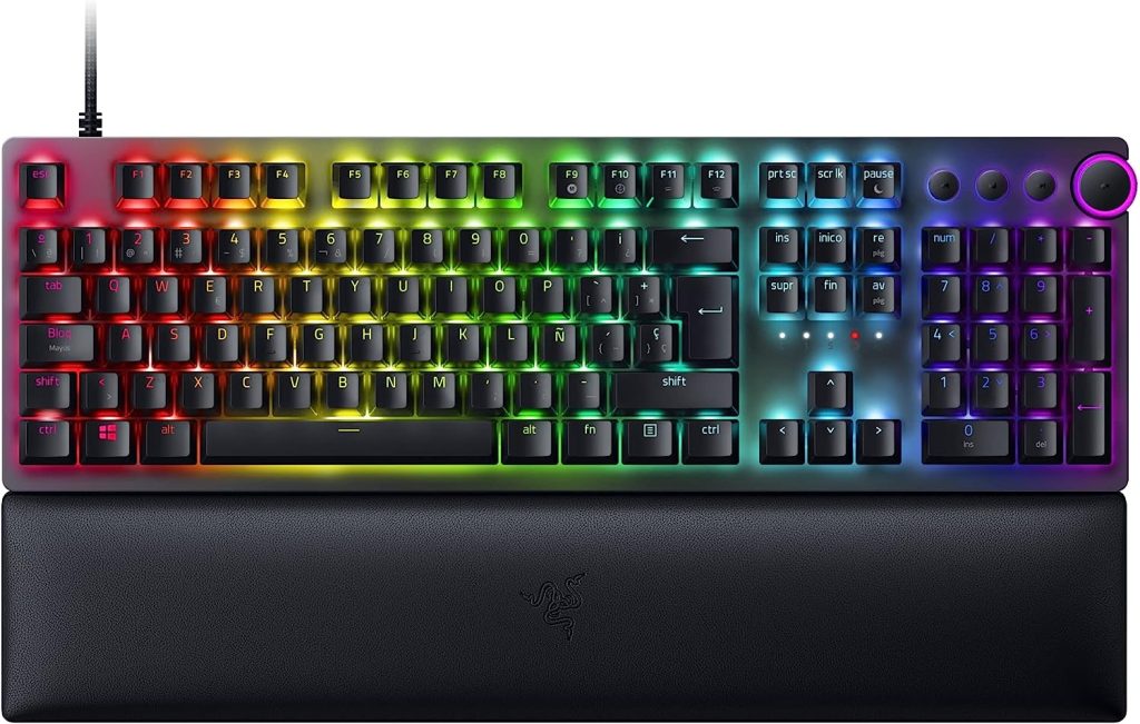 Juega con precisión y estilo: El teclado gaming Razer Huntsman V2 El teclado Huntsman V2 también cuenta con teclas de doble inyección de PBT, un material resistente y duradero que evita el desgaste y la decoloración a largo plazo.