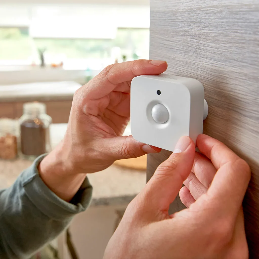 ¿Cómo automatizar la iluminación de tu hogar con el sensor de movimiento Philips HUE? sensor de movimiento Philips