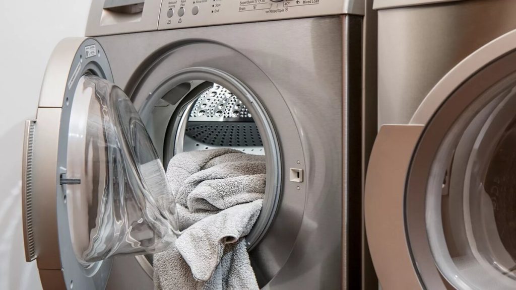 Las lavadoras de marca coreana que la OCU calificó como excelente Las lavadoras coreanas mejor calificadas por la OCU. Conoce la eficiente y confiable lavadora Maytag 7MMVWC416FW y la Samsung WF22K6500AV.