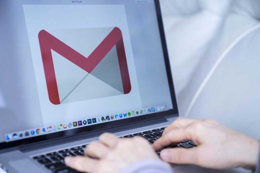 Para garantizar que los correos electrónicos se traduzcan al idioma que prefieres, puedes configurar el idioma primario de tu Gmail