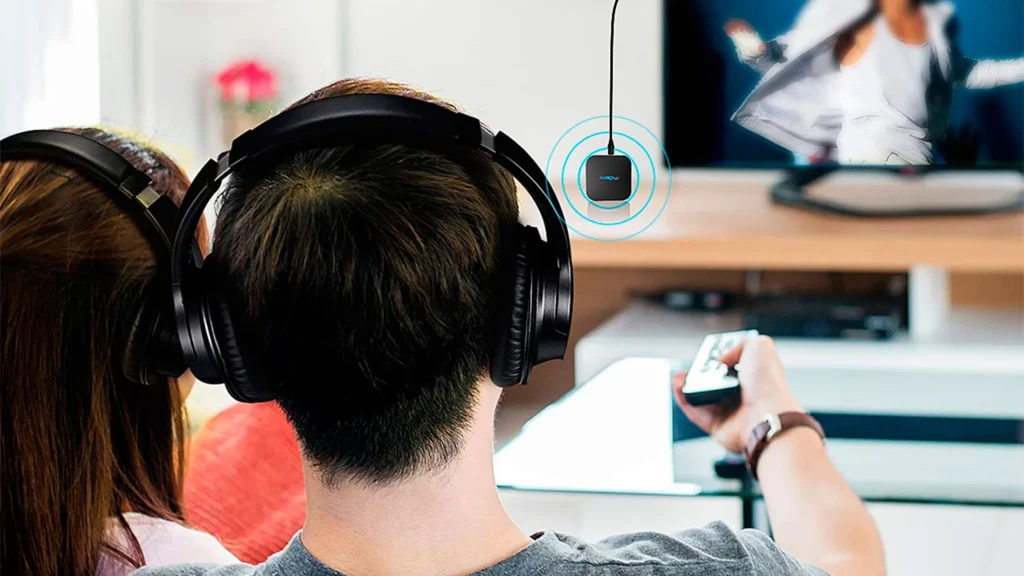 Cómo conectar auriculares Bluetooth a TV: guía completa y sencilla Hay diferentes formas de hacerlo, dependiendo del tipo de televisor que tengas y de los accesorios que necesites. También hay diferentes tipos de auriculares Bluetooth para TV, con diferentes diseños, características y prestaciones. Para elegir los mejores, te recomendamos que tengas en cuenta la calidad del sonido, la comodidad, la autonomía y la conectividad.