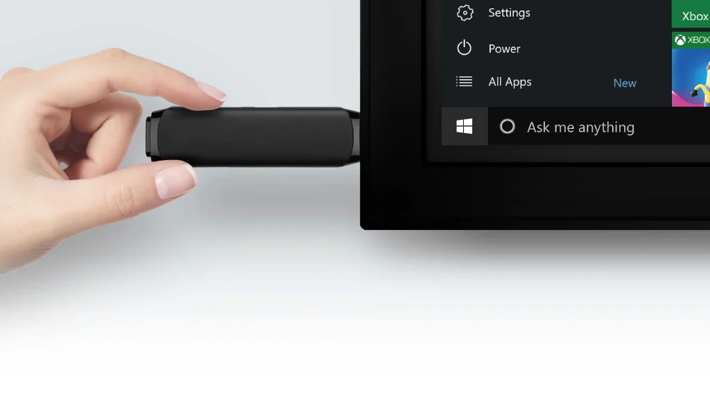 ¿Conoces los Mini PC Stick? Te contaremos qué son y para qué sirve Los Mini PC Stick son una solución práctica y económica para convertir cualquier pantalla en un ordenador portátil, ya sea un televisor, un monitor o un proyector.